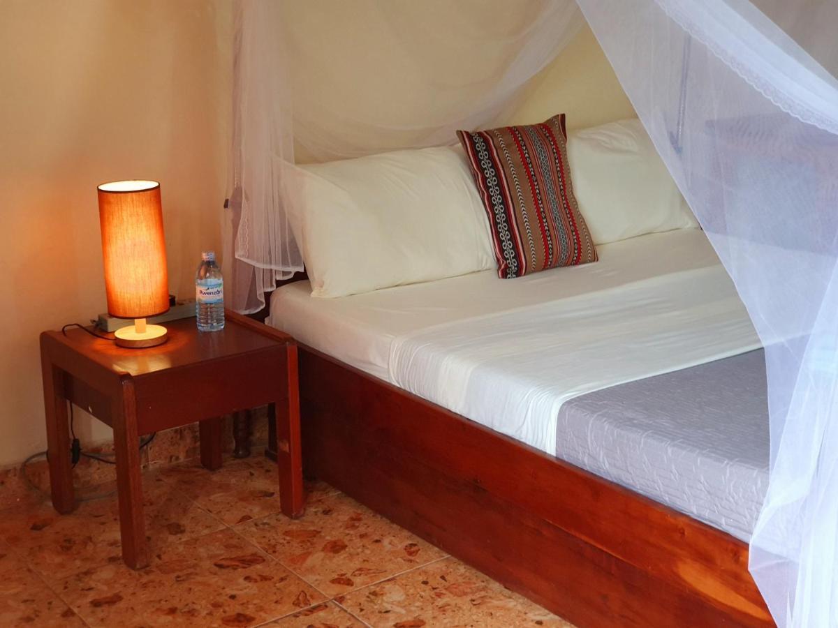 Annas Bed And Breakfast Entebbe Luaran gambar