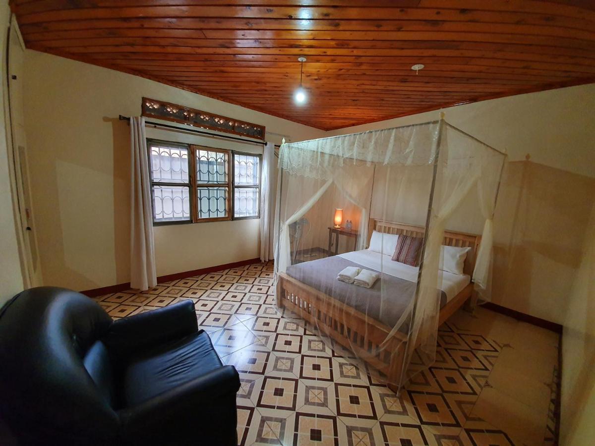 Annas Bed And Breakfast Entebbe Luaran gambar