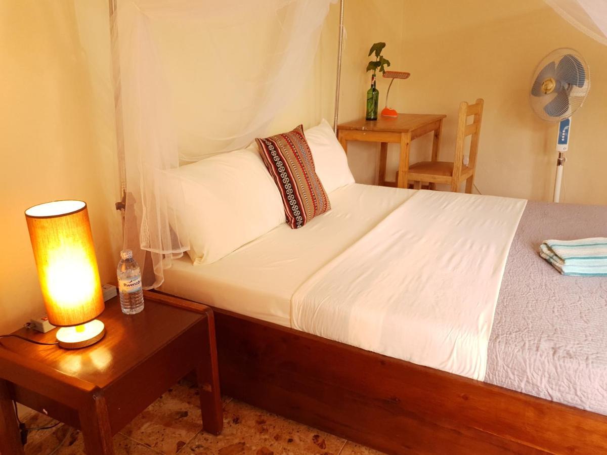 Annas Bed And Breakfast Entebbe Luaran gambar
